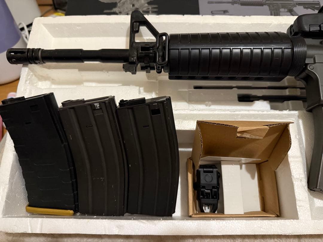 東京マルイスタンダード M4A1 電動ガン&カスタムパーツマガジン 18歳以上