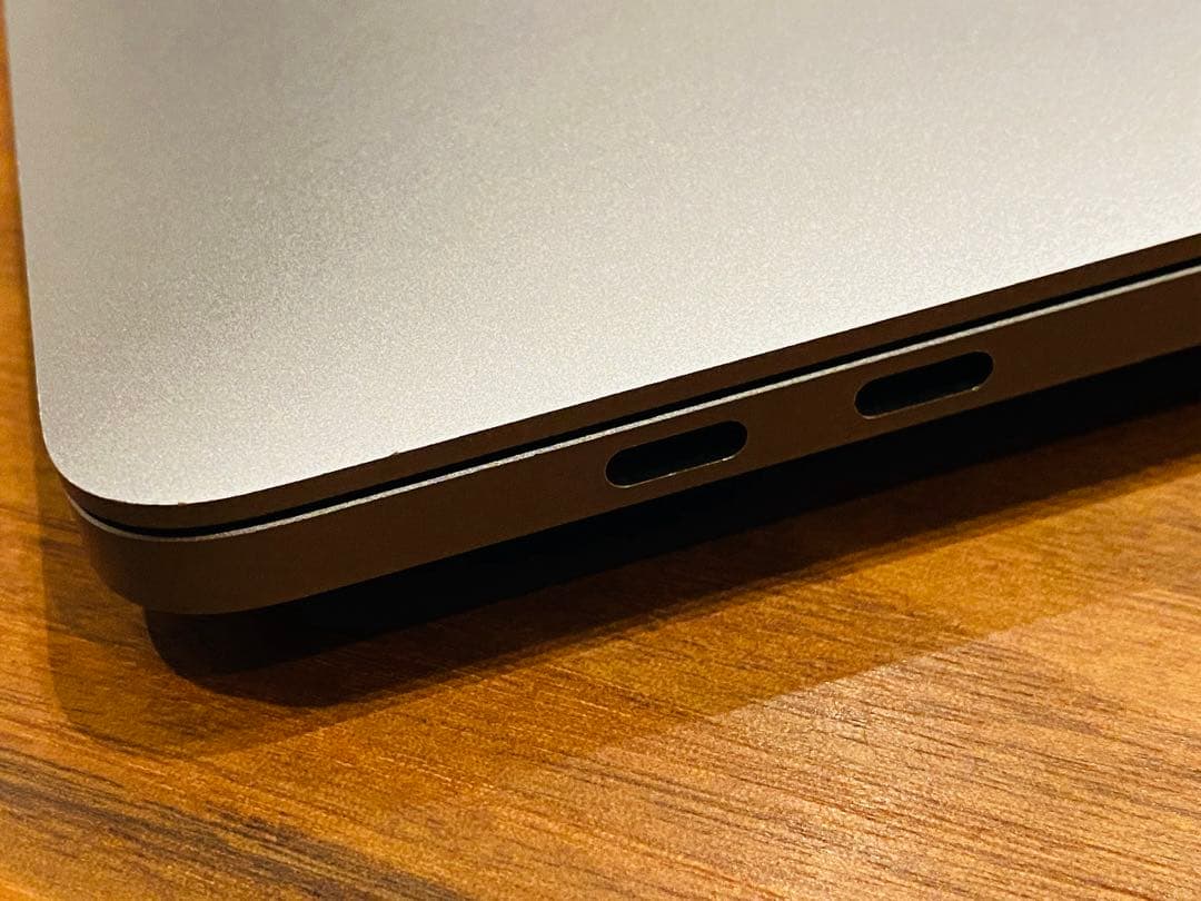 M1 MacBook Pro 13インチ 8GB SSD512GB