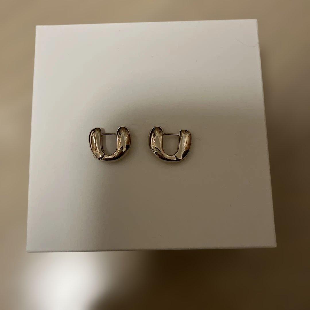 ete ロウ　ハグピアス