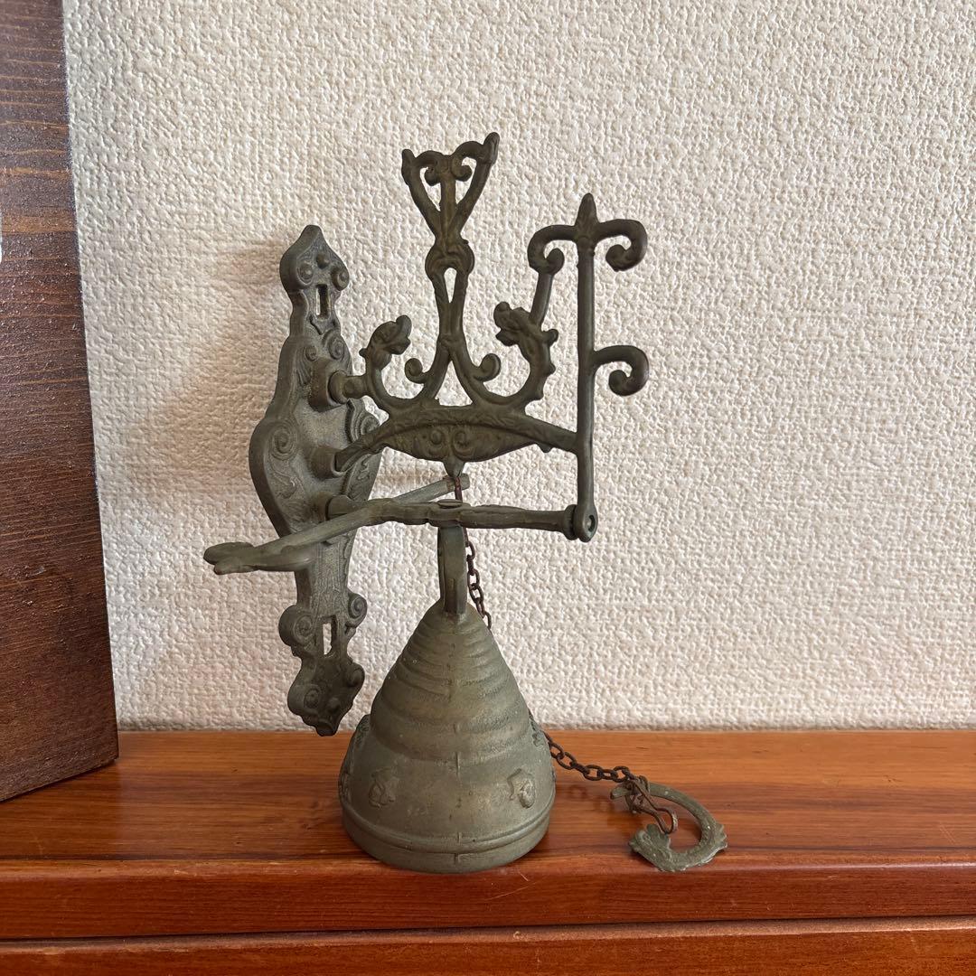 装飾的な金属製ベル 壁掛け式