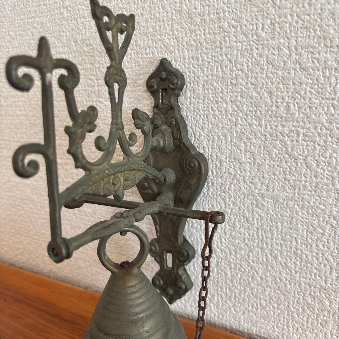 装飾的な金属製ベル 壁掛け式