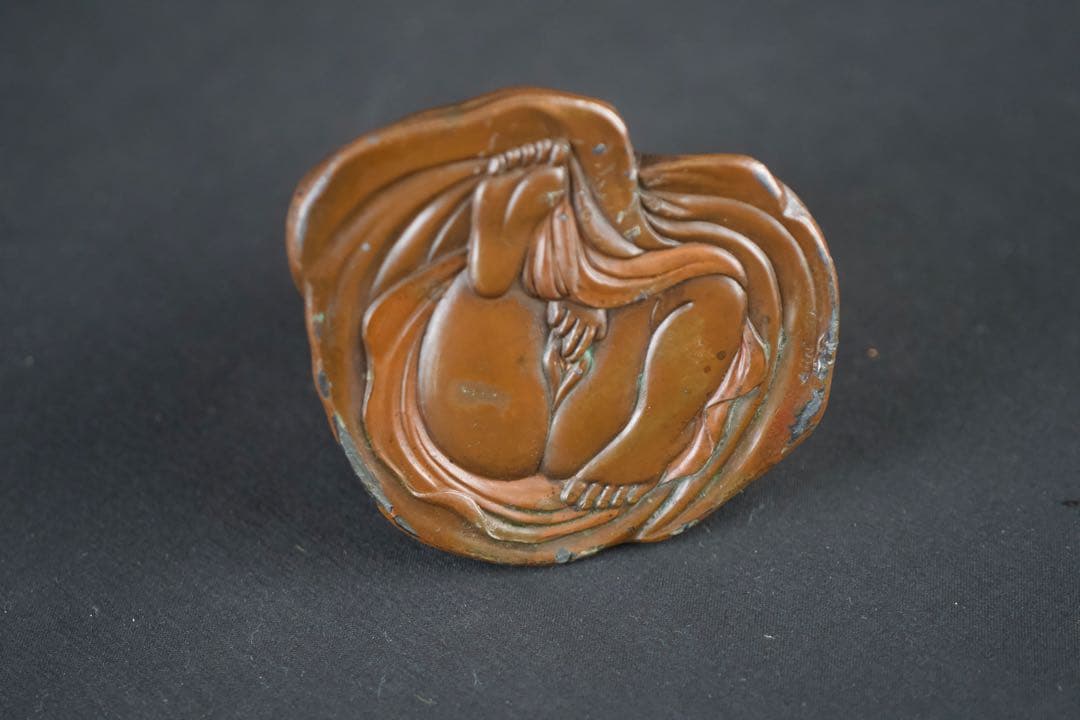 お多福 おたふく 招福 縁起物 置物 金属製