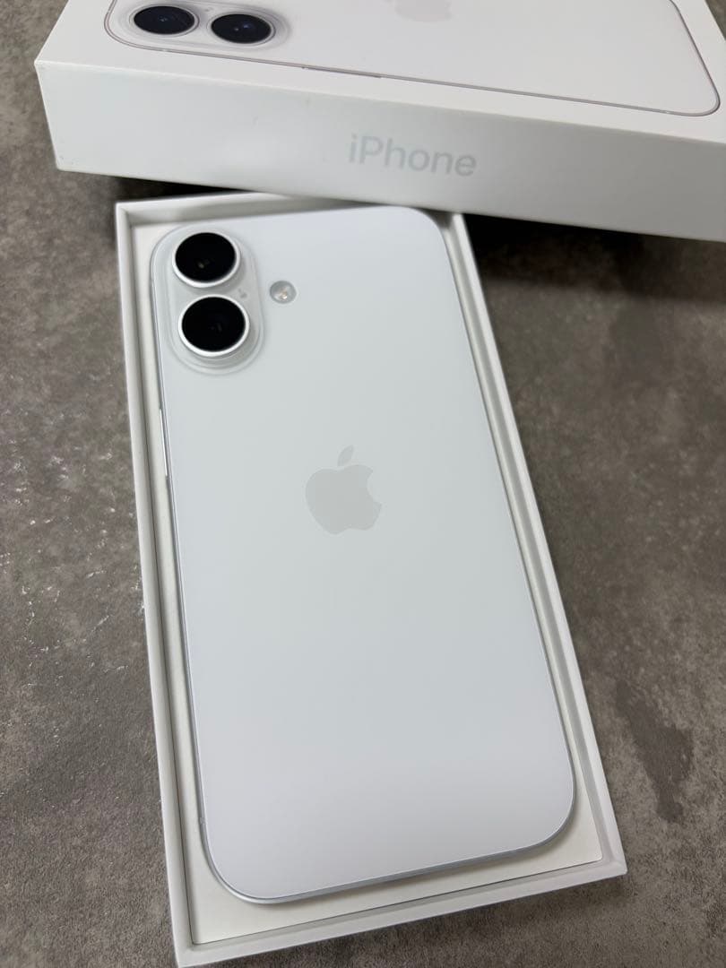 【美品】Apple iPhone16 128GB