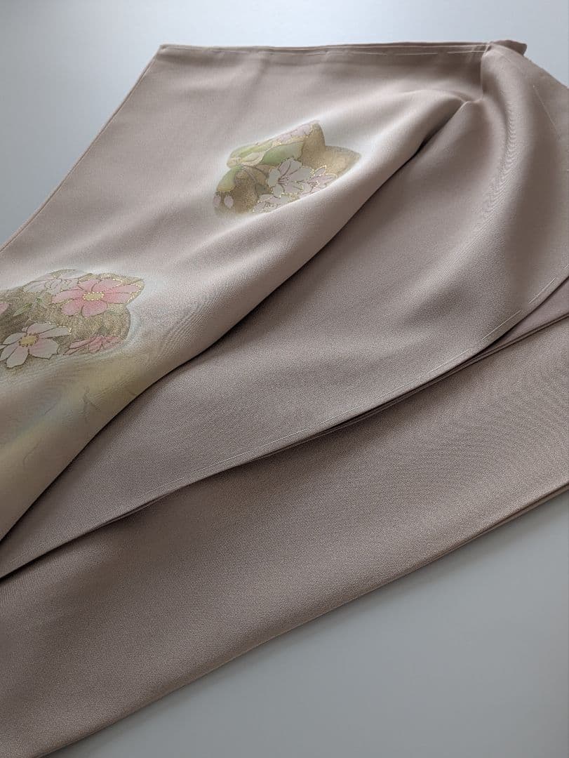 正絹京友禅染め手書き付下　ピンクベージュ季節の花お仕立て上がり