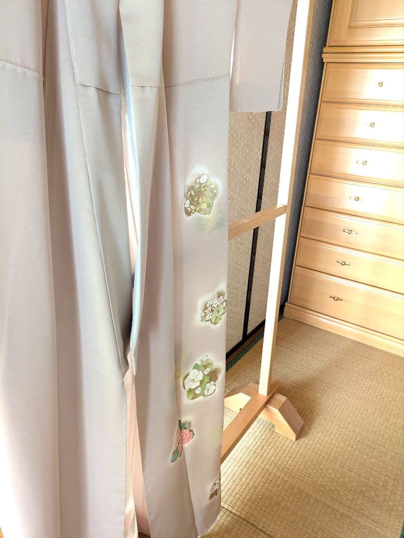 正絹京友禅染め手書き付下　ピンクベージュ季節の花お仕立て上がり