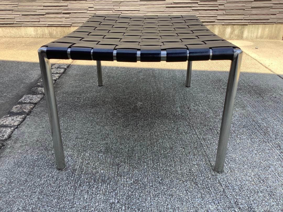 Actus ステンレスフレーム　革スツール