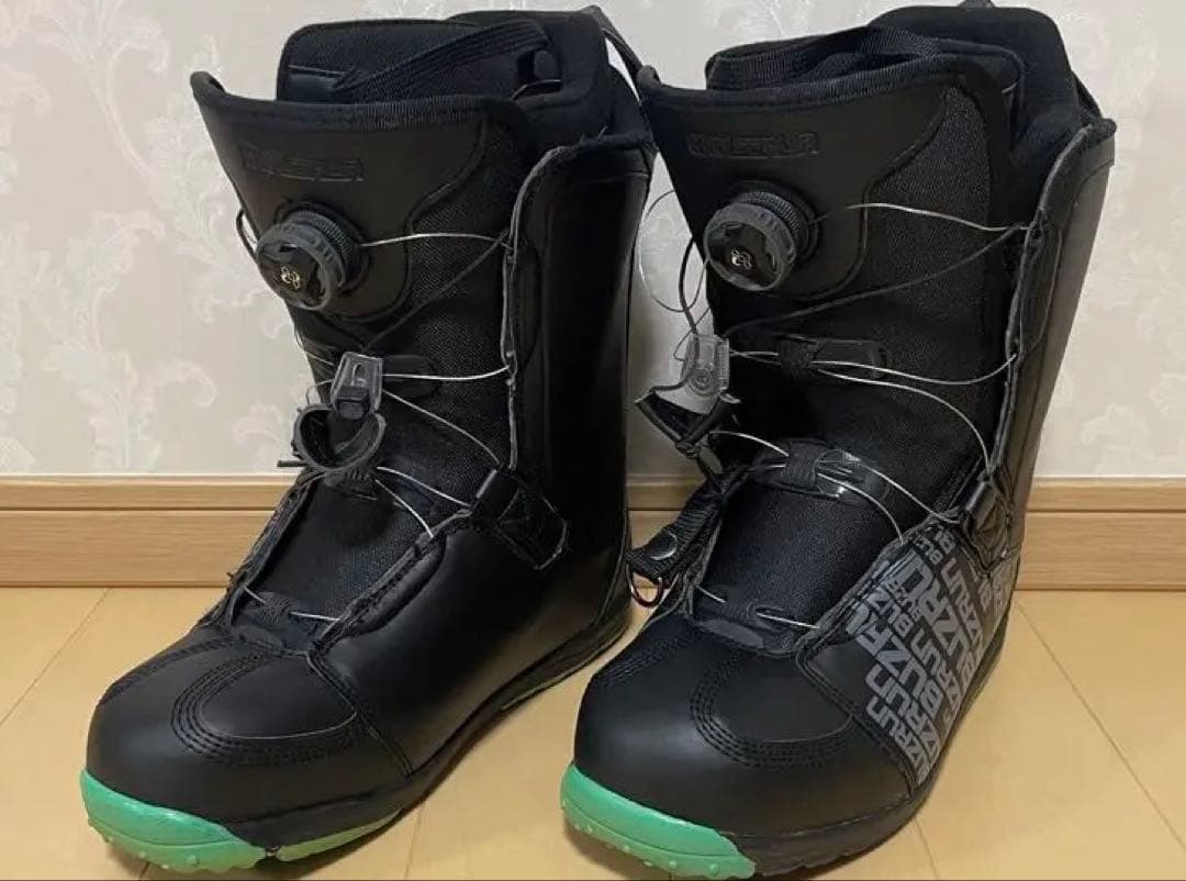 【美品】スノーボードブーツ 28cm BUZRUN
