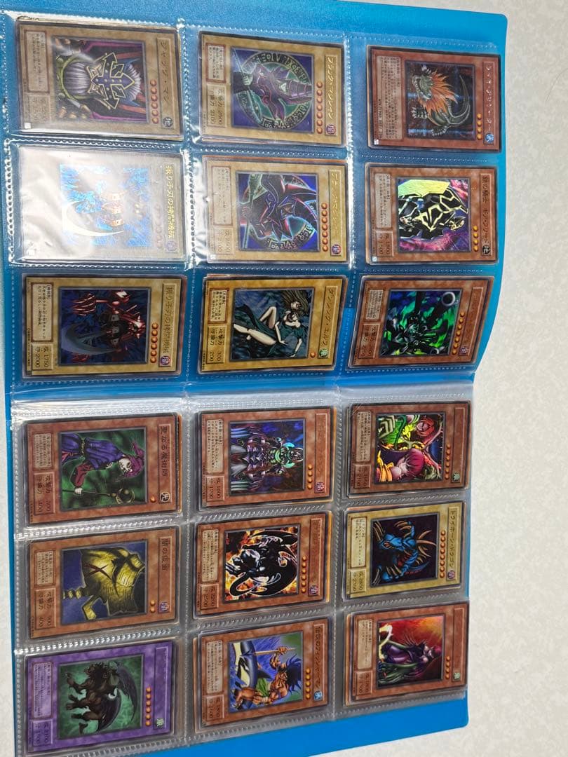 【超メルカリ市特別価格】遊戯王　引退品　ファイル　SR500枚以上