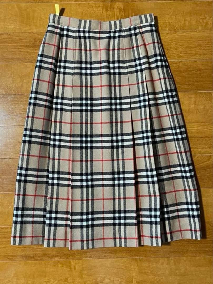 Burberry チェック柄 プリーツスカート