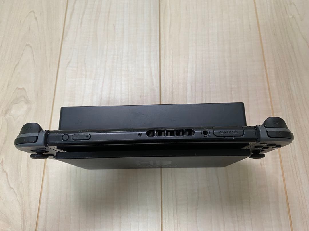 【中古品】Nintendo Switch 本体 グレーとポケモンソードのセット