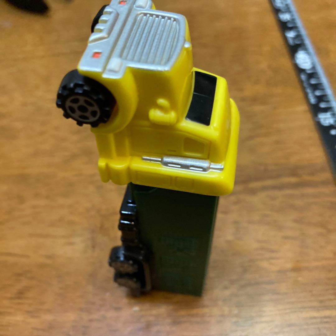 ペッツケース　PEZ トラック型ミニカー 黄色と緑色 約10cm