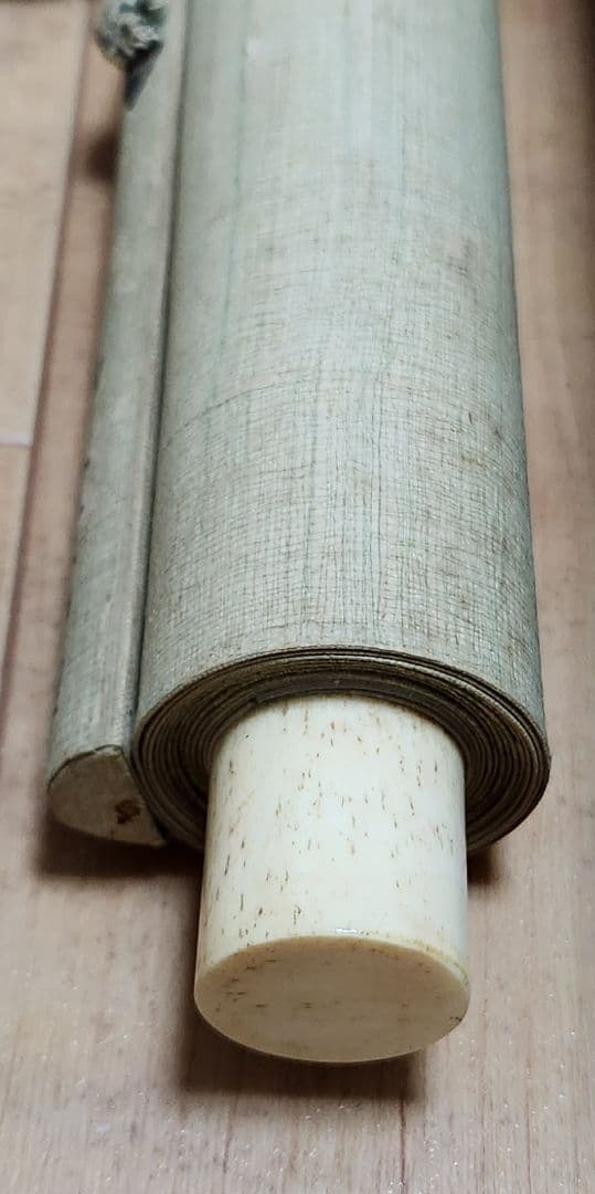 【桃に虫図】広田百豊 2609　掛け軸　肉筆