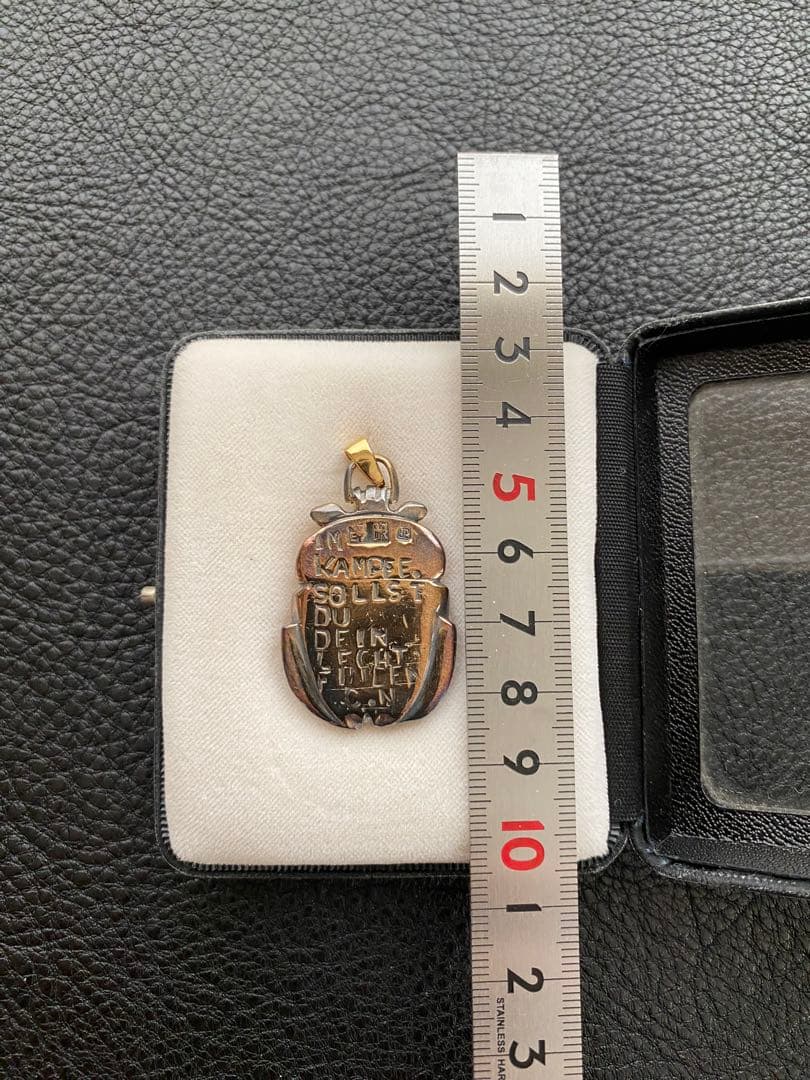 スカラベ　ペンダント