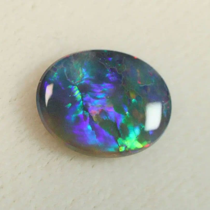 オーストラリア　ライトニングリッジ産　ブラックオパール　ルース　B024
