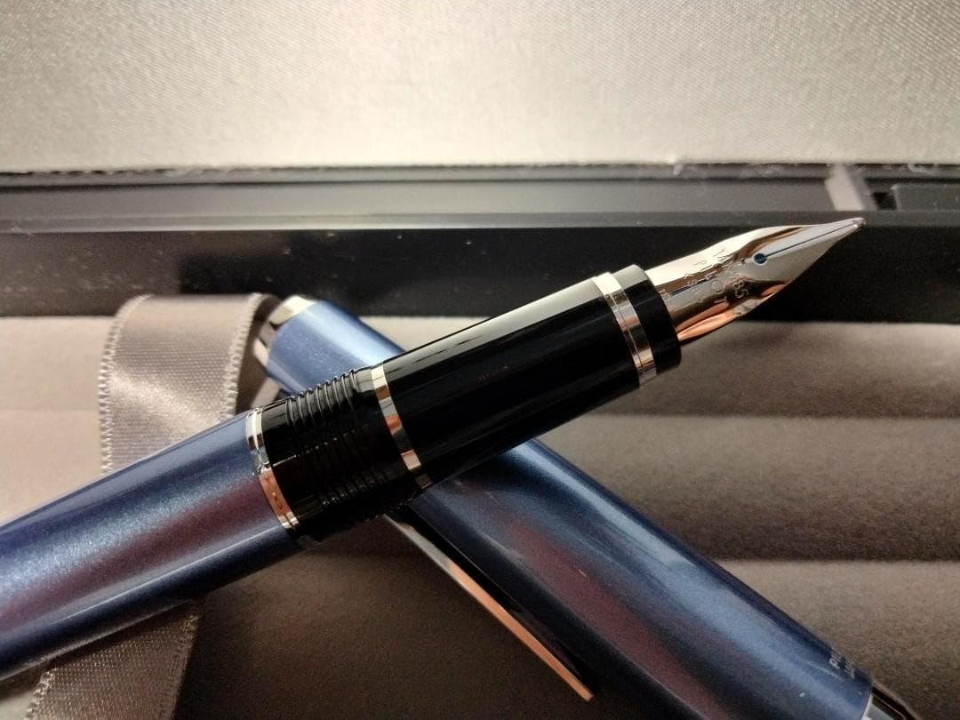 パイロット　万年筆　エラボー　ライトブルー(SB)