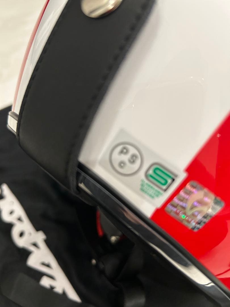 お値下げ！新品同様！Vespa ヘルメット ホワイトレッドグリーン