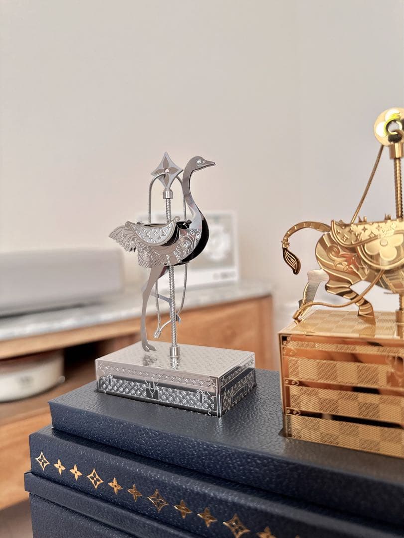 ルイ・ヴィトン ノベルティグッズ 動物彫刻