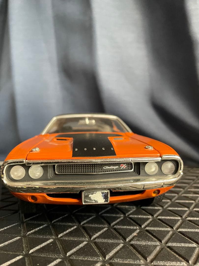 ジャンク 1/18Dodge Challenger