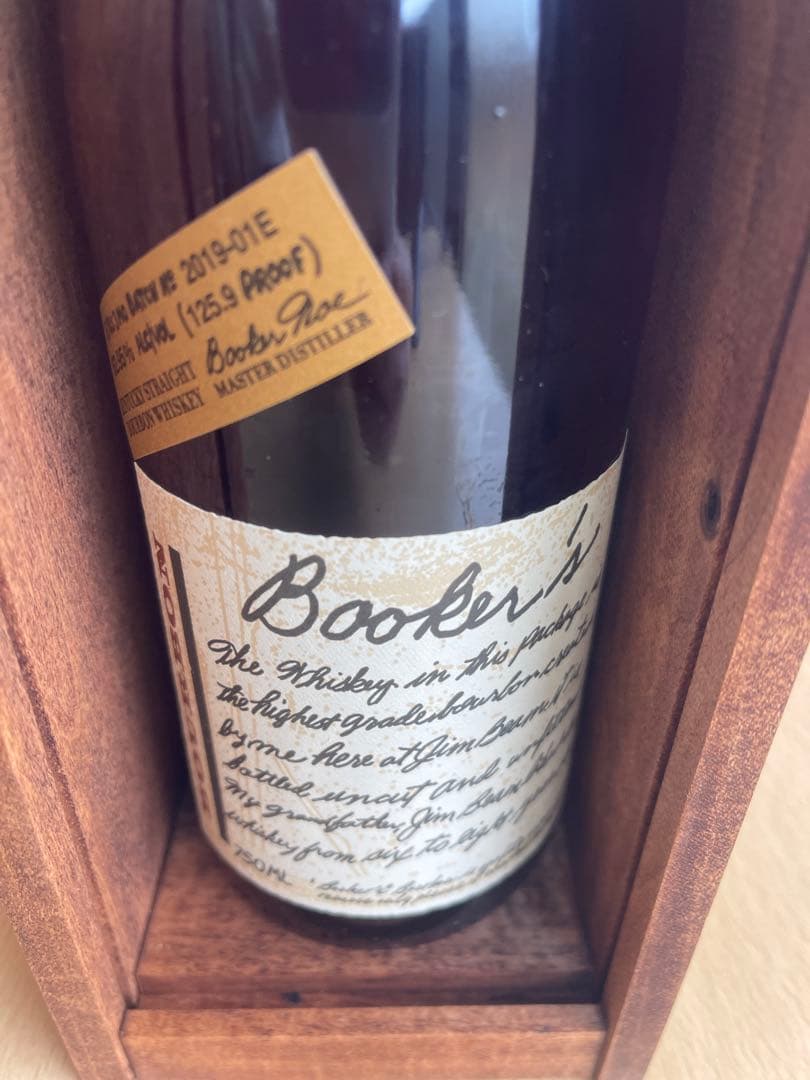 入手困難　ブッカーズ 2019-01E バーボンウイスキー 750ml 木箱付