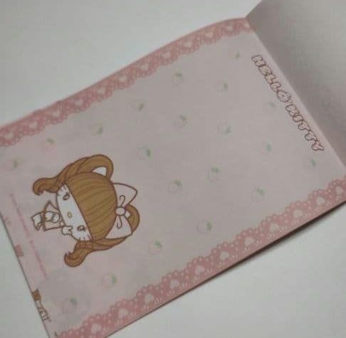 HELLO KITTY×NOZOMI TSUJI　メモ帳　2冊　キティちゃん