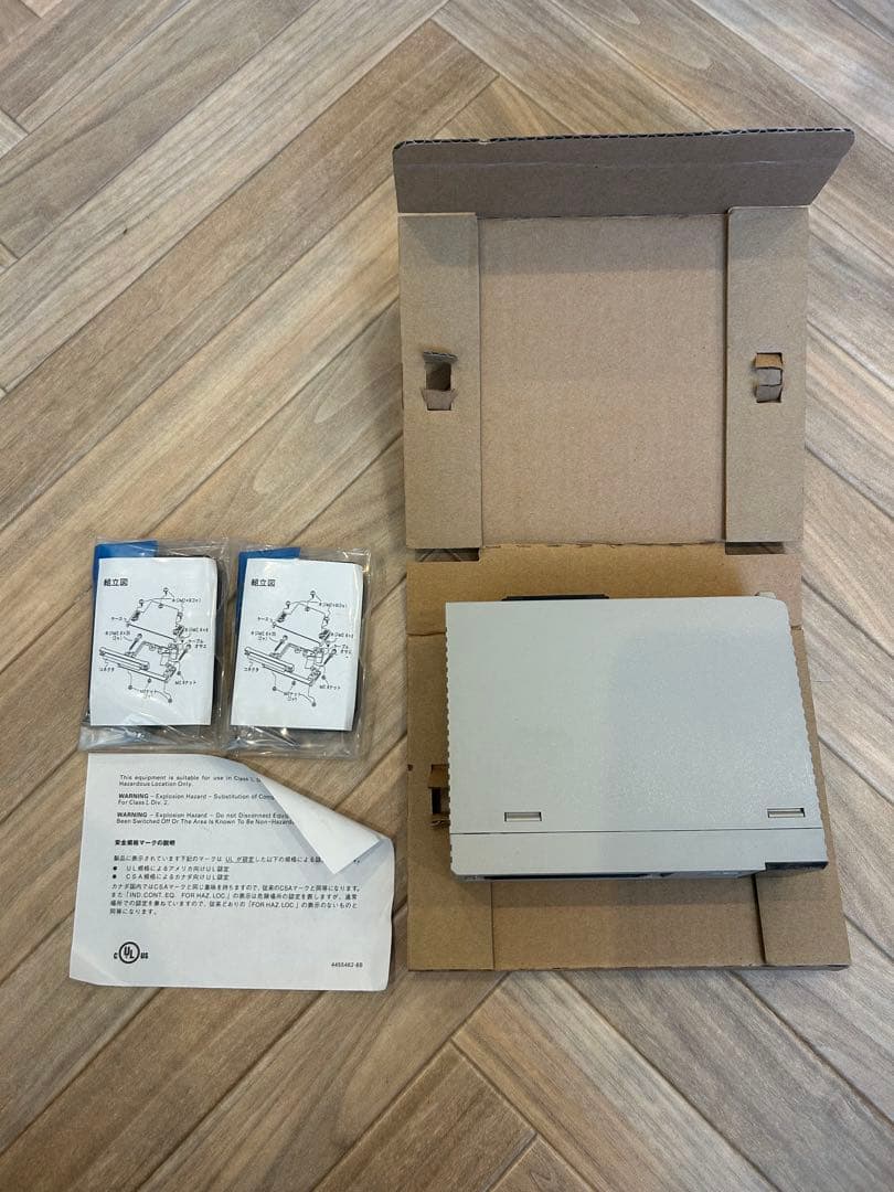 【新品未使用】オムロン 出力ユニット CS1W-OD261