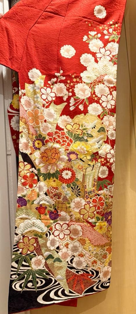 【大幅値下げ中！⠀】美品 振袖 赤 長襦袢付き
