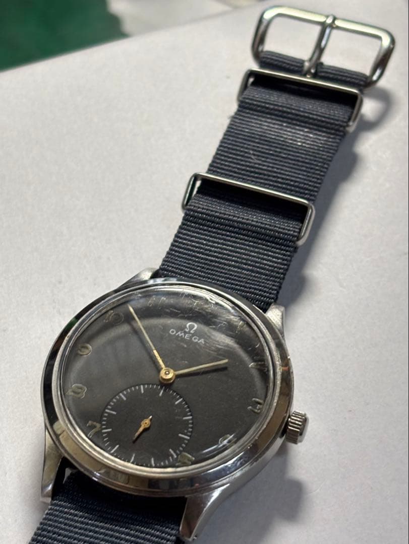 は*ん様 【希少品・保証アリ】1940年代オメガ30mmキャリバースモセコミリタ