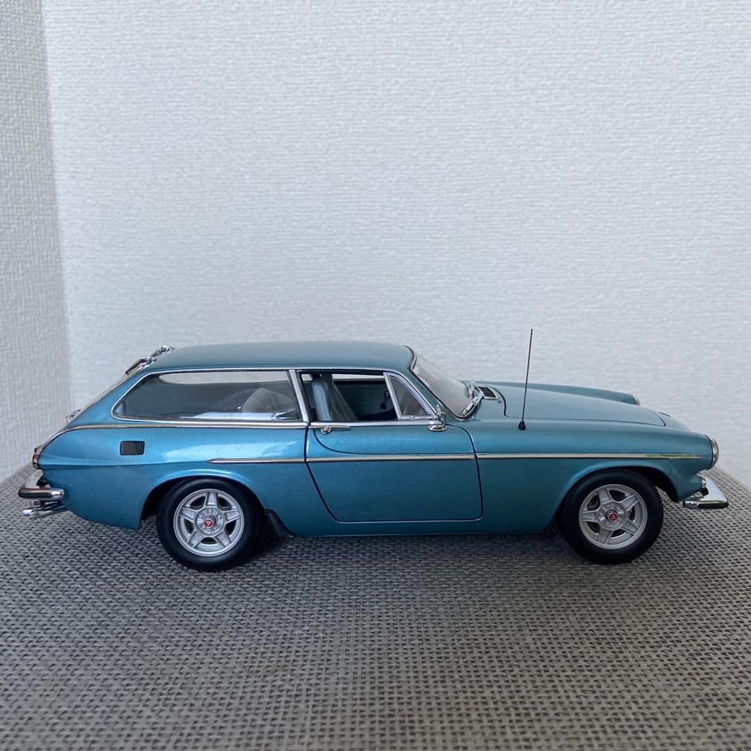MINICHAMPS 1/18 VOLVO P1800 ES 1971 ブルー