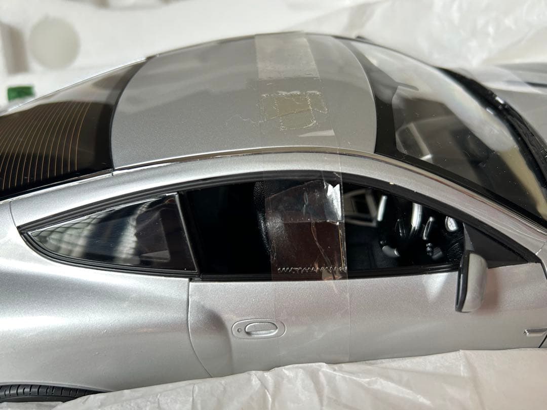 京商 Aston Martin V12 Vanquish 1/12　未使用品