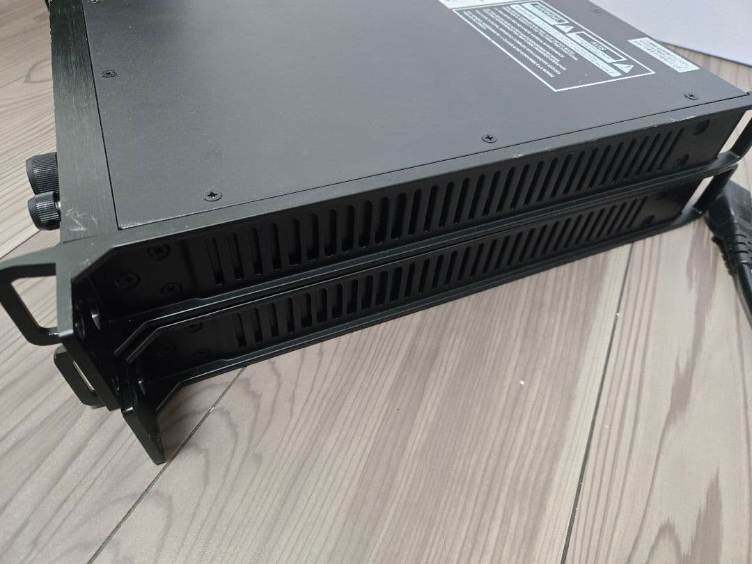 【SHURE】シュアワイヤレス受信機AXT400分配アンプAXT630セット