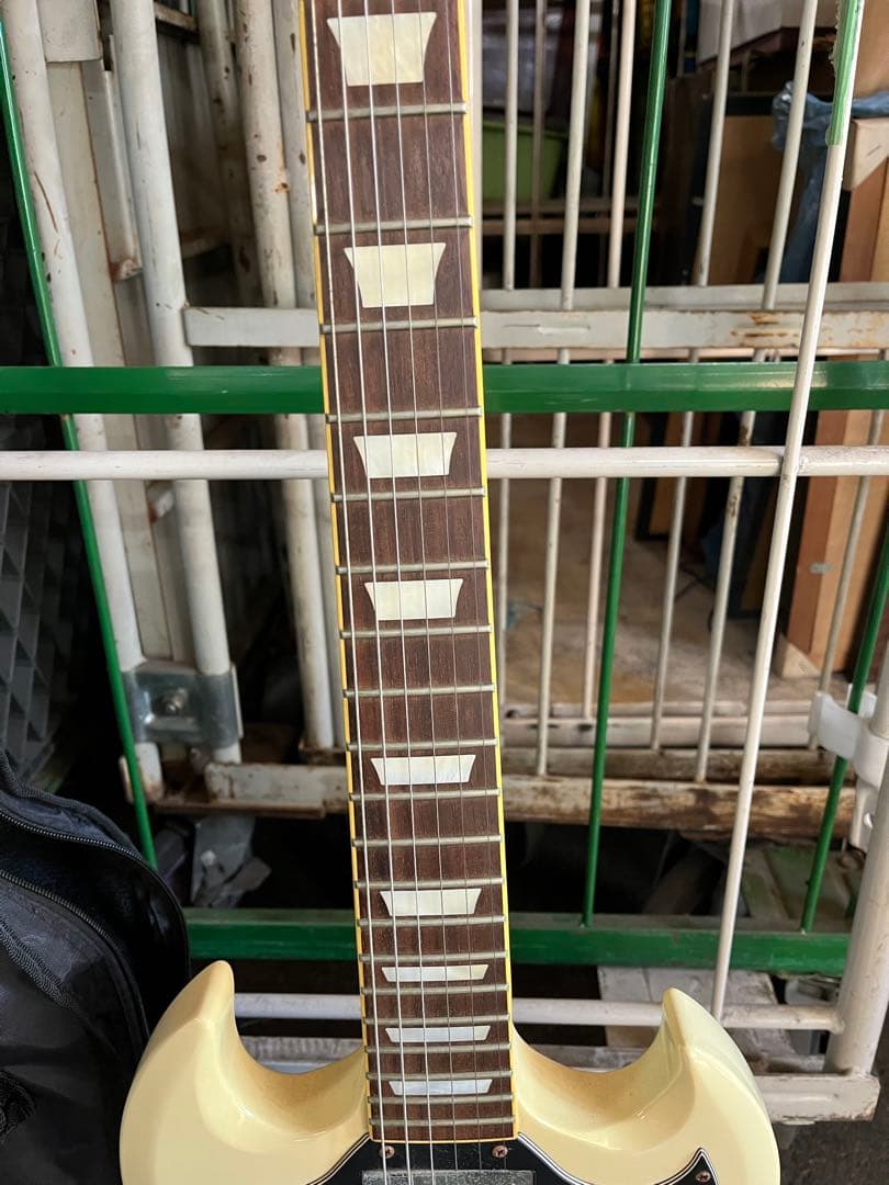 Maison SGスタイル エレキギター アイボリー　中古　現状品　ジャンク品