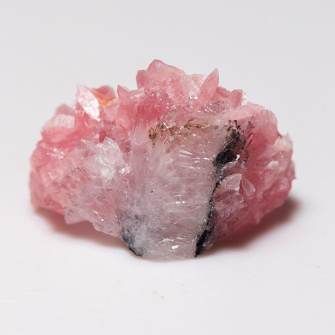 中国 ロードクロサイト 菱マンガン鉱 天然石 原石 鉱物標本 鉱石 蛍石 721