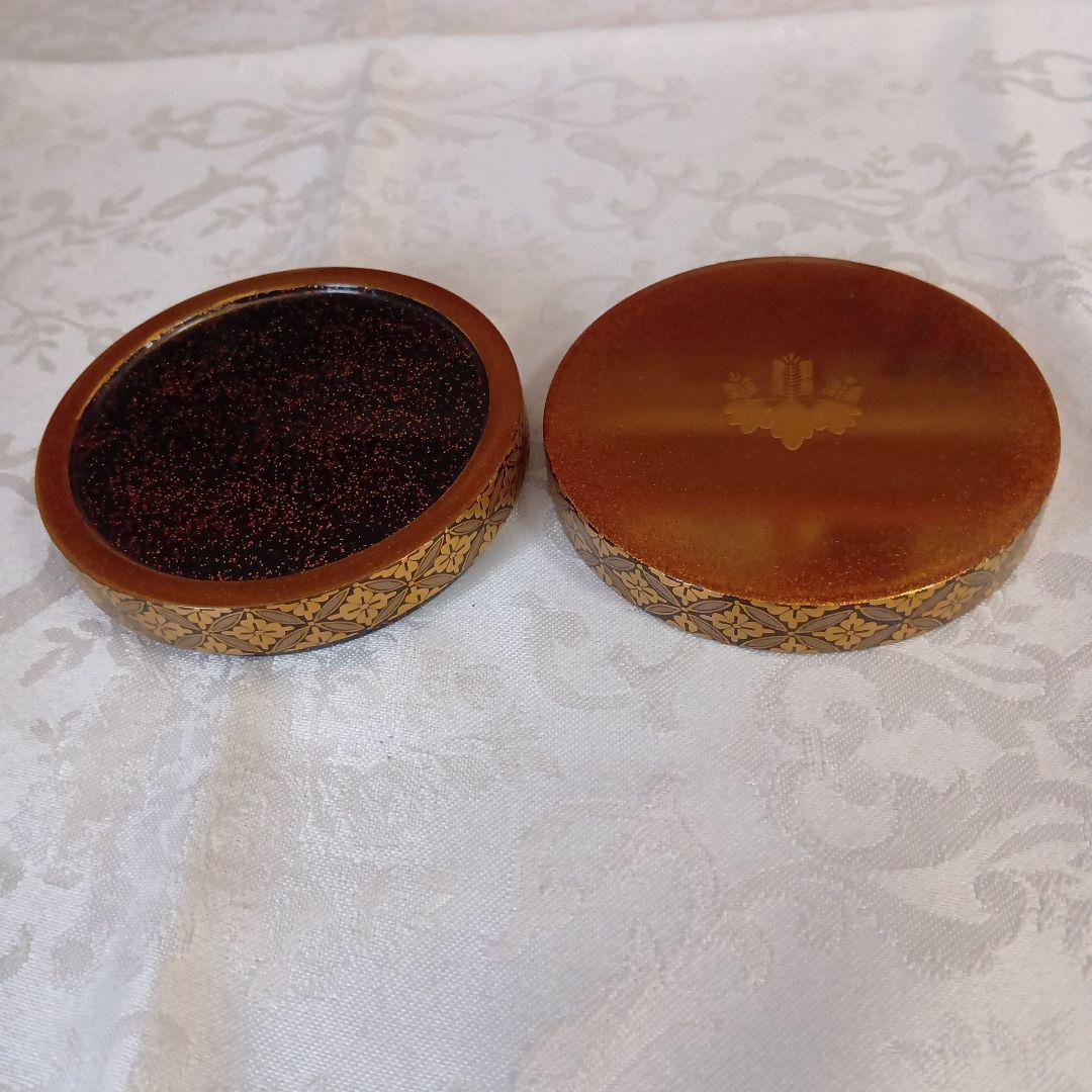 桐七宝　香合　金色 漆器 北浜芳雲　 木箱　黃布付き