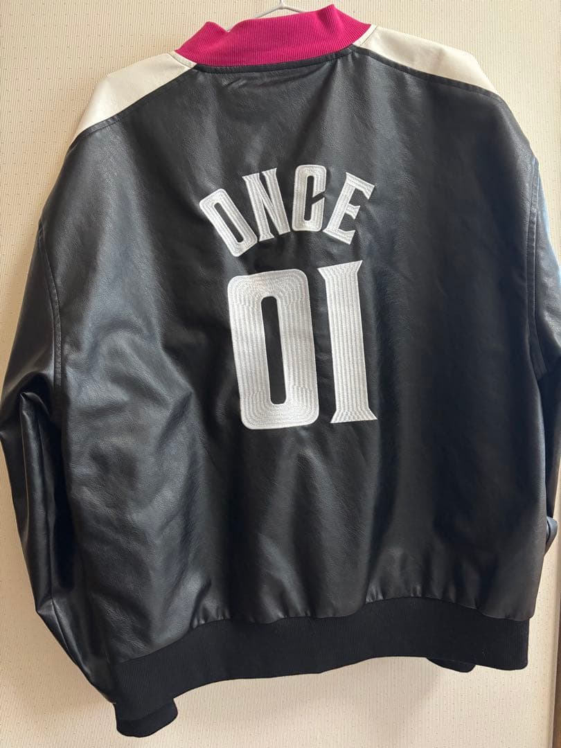 TWICE READY TO BE ジャケット Lサイズ