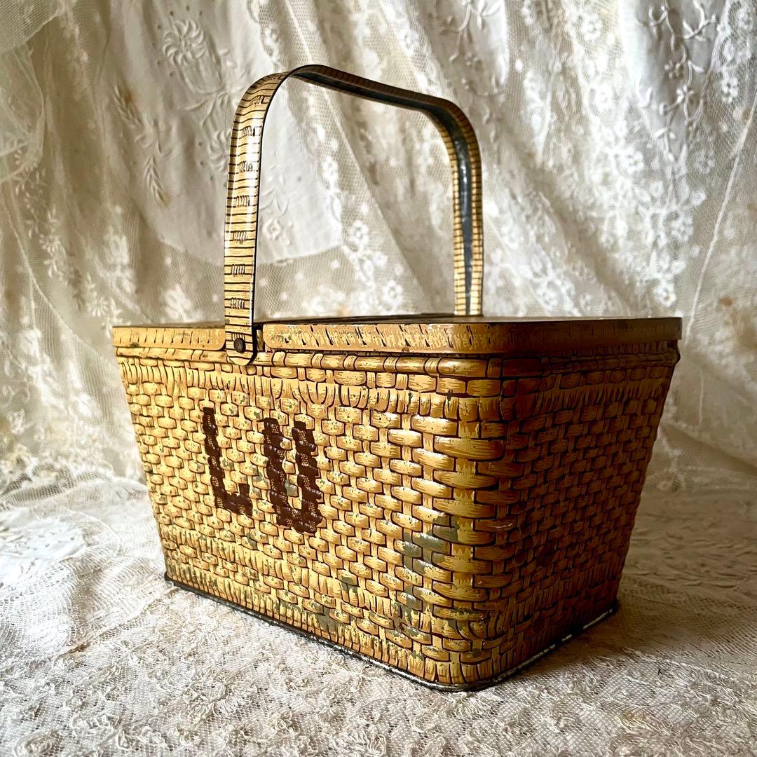 LUビスケットバスケットティン缶&エッフェル塔円形ティン缶　フランスアンティーク