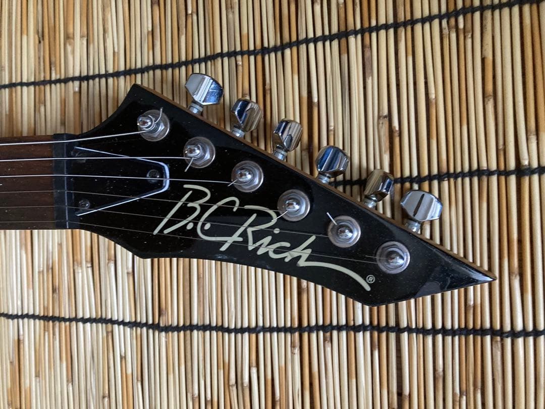☆モディファイして新たな機能を搭載　ポジションマークが珍しいB.C.Rich
