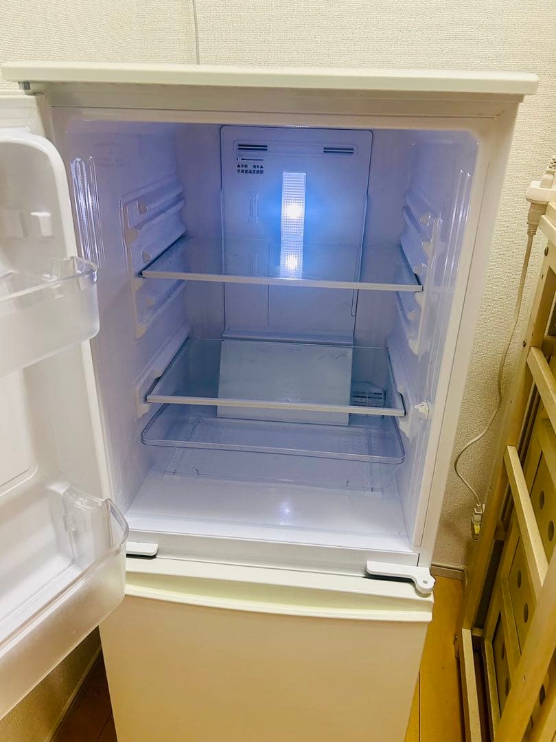 【値下げ】SHARP 冷蔵庫 SJ-D14C-W 137L