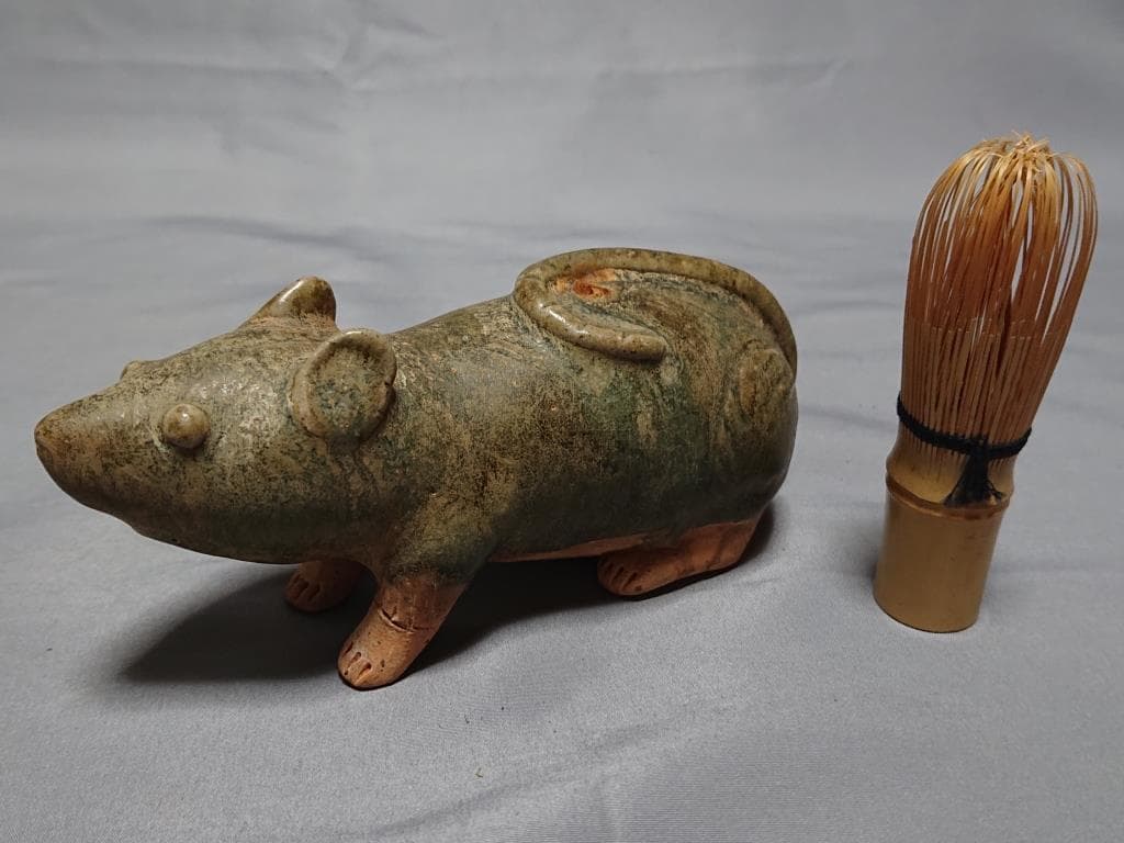 コレクター収集品　クメール 緑褐釉　鼠形壺（B）