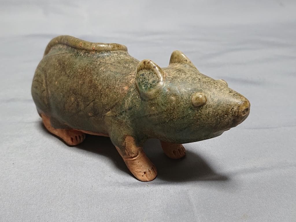 コレクター収集品　クメール 緑褐釉　鼠形壺（B）