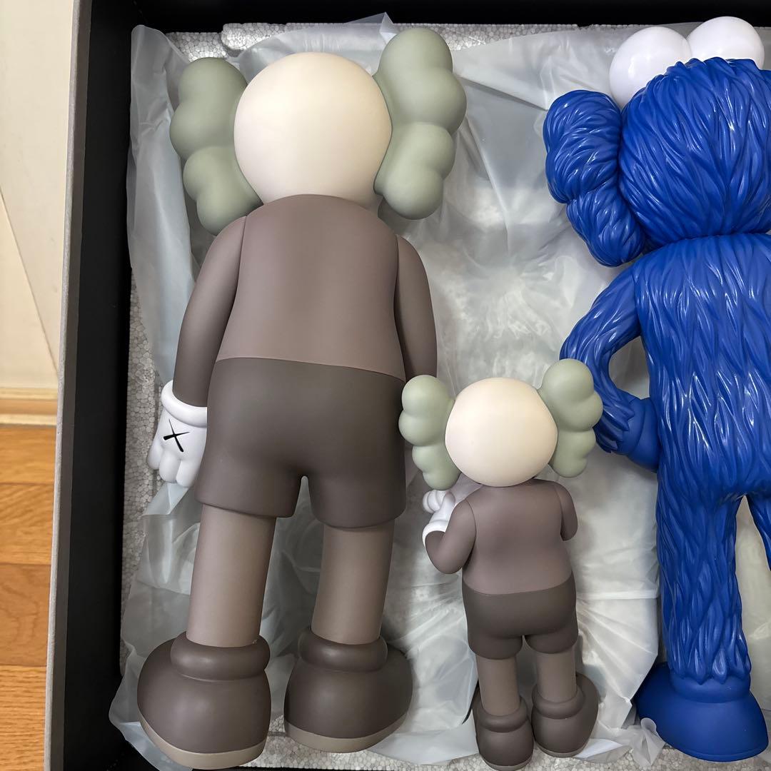 その他 kaws family brown