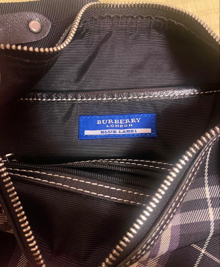 バーバリーチェック柄ショルダーバッグ