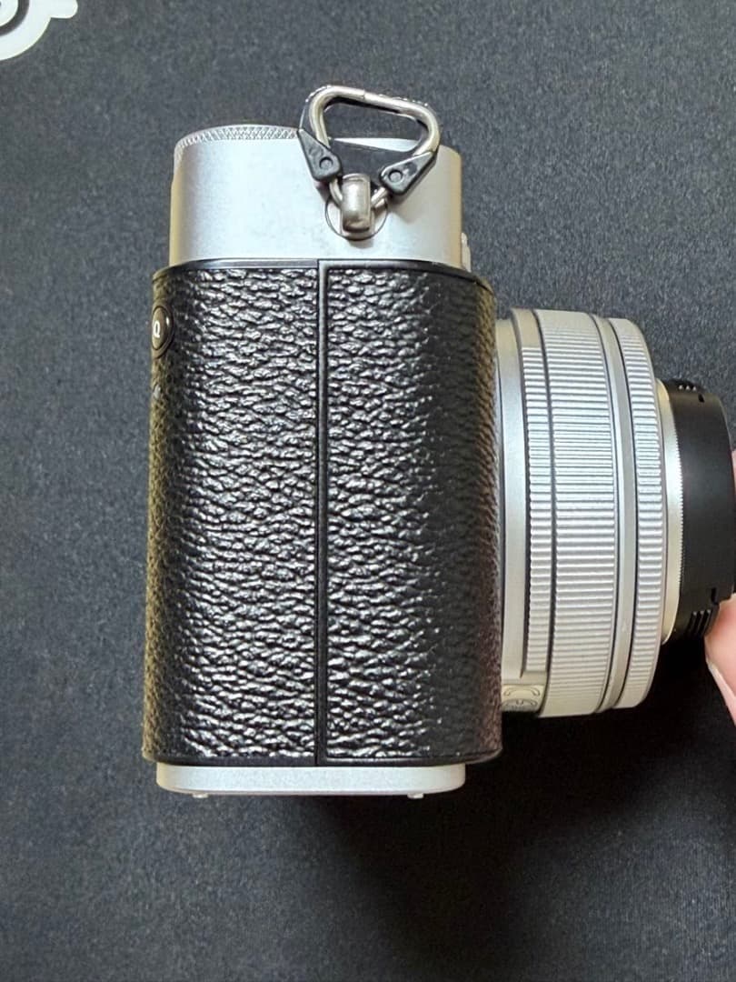 FUJIFILM X-E5 シルバー ボディのみ 27年8月まで保証付き