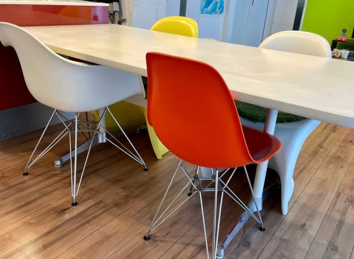 【引取り限定】希少ハーマンミラー正規品テーブル & vitra製チェア4脚セット