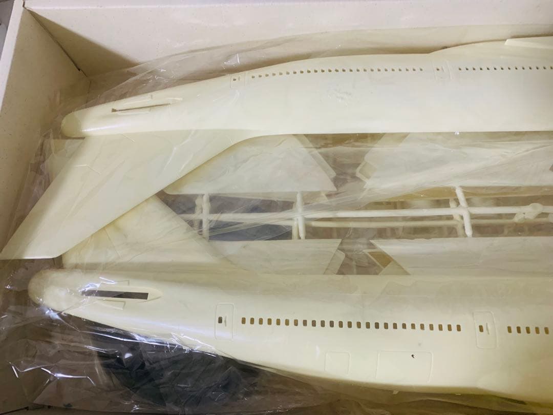 童友社１／１００ユナイテッド航空Ｂ７４７プラモデルキット