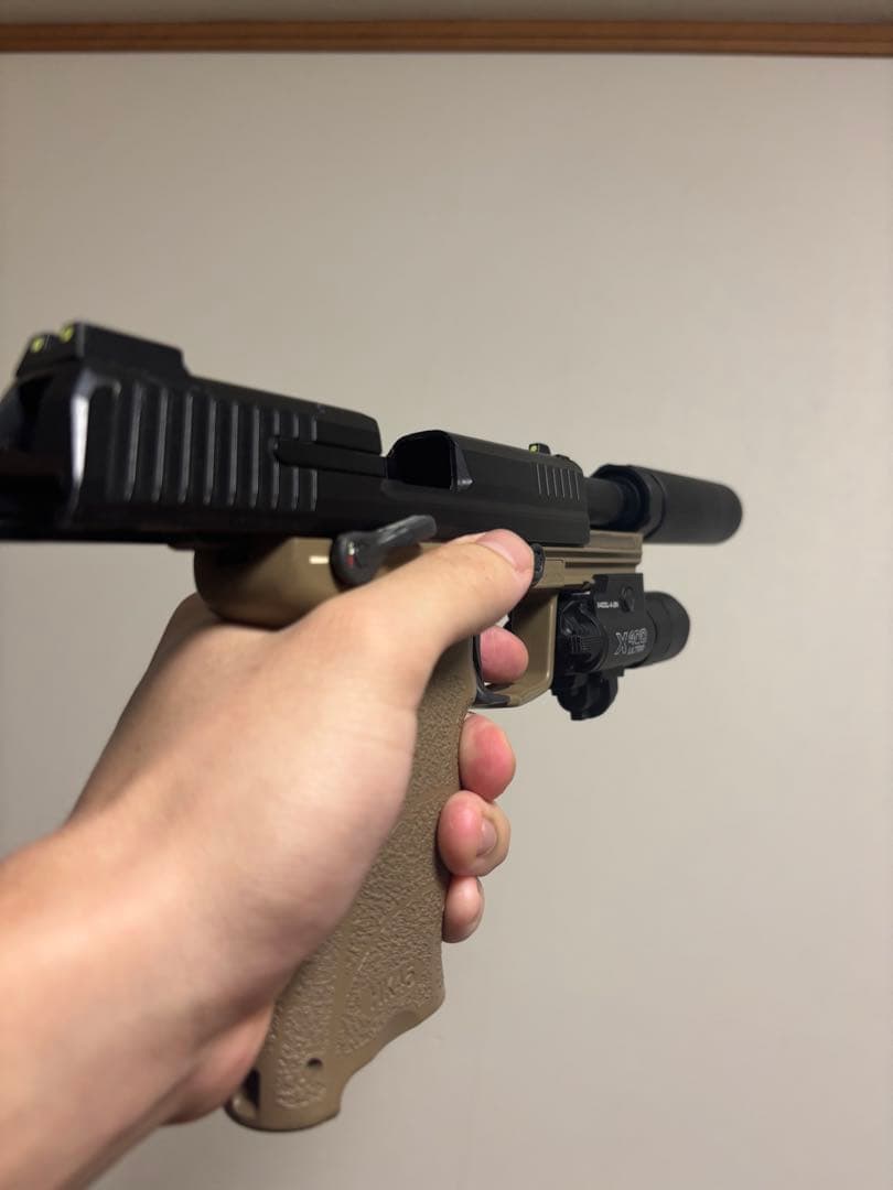 東京マルイ HK45 タクティカル　XU400ライト付き