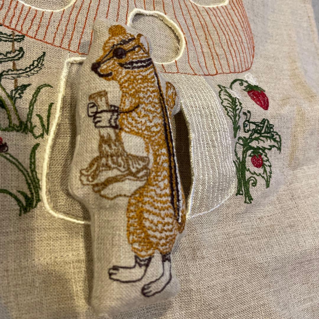 CORAL & TUSK キノコとリスのクッションカバー