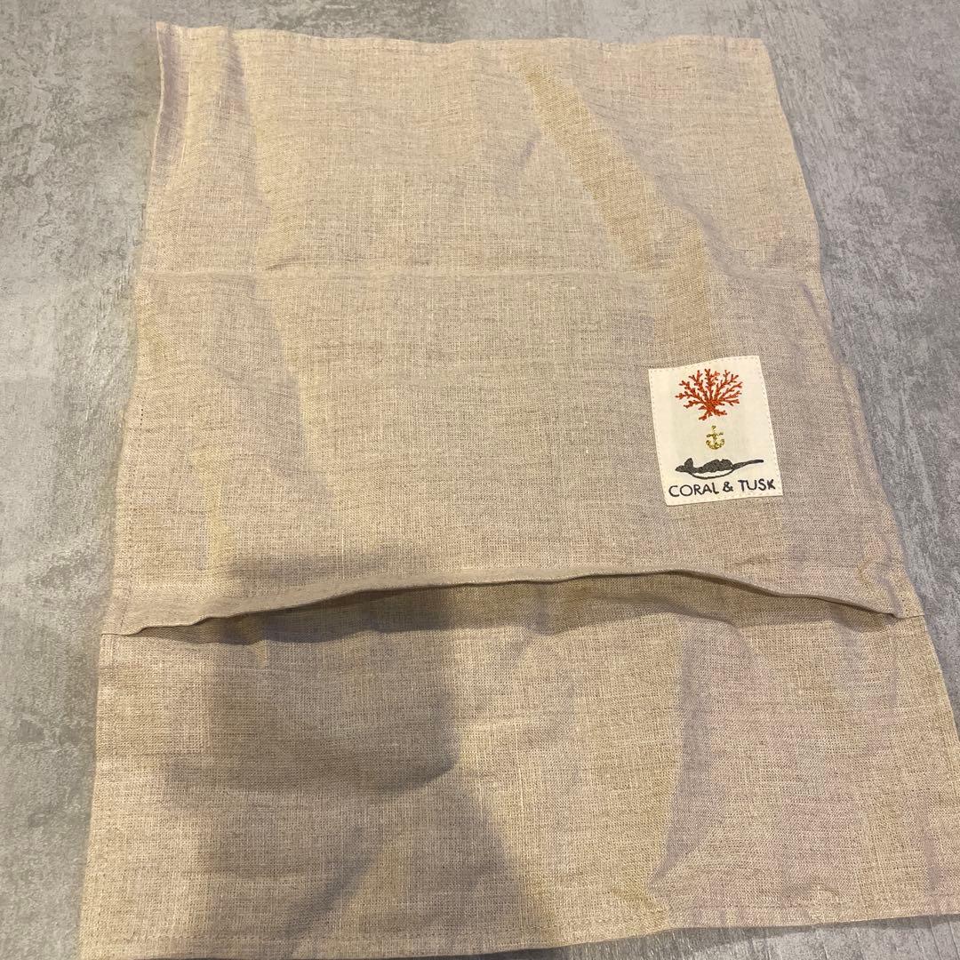 CORAL & TUSK キノコとリスのクッションカバー