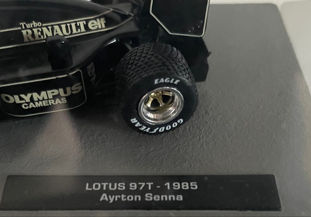 再値下げ！LOTUS 97T 1985 Ayrton Senna ミニカー