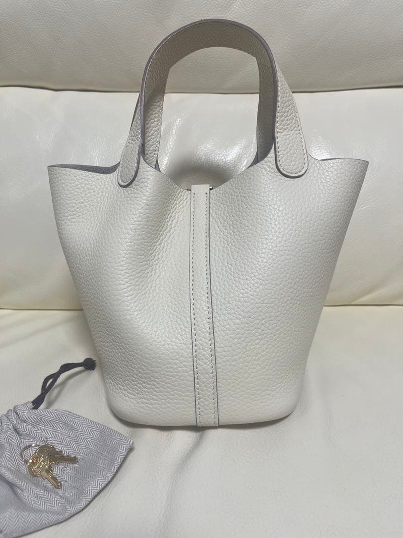 本革キューブバッグ18　ホワイト系(クレ) ゴールド金具　美品