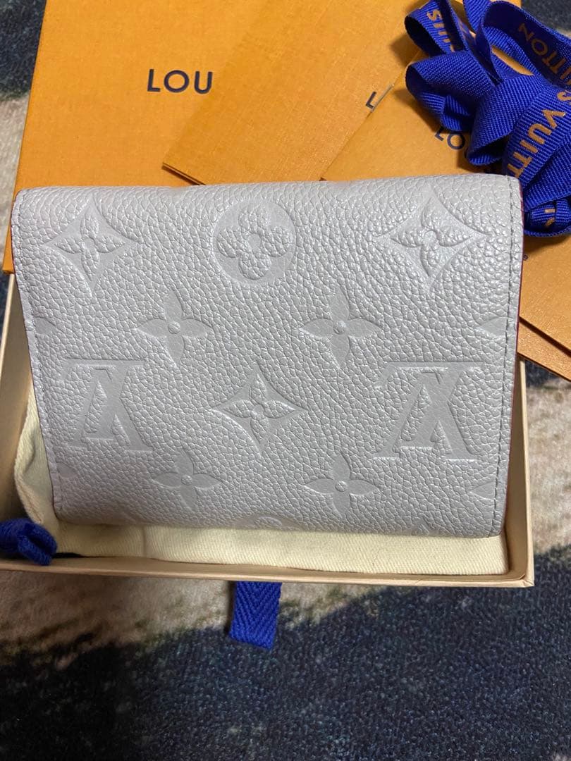 最終値下げ　Louis Vuitton ライトグレー 三つ折り財布